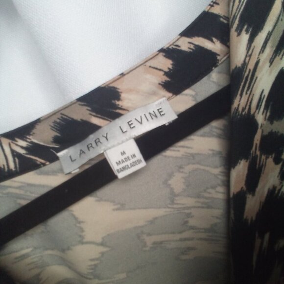 Larry Levine Blouse M V-Neck 3/4 Sleeve Animal Print Black Brown - Picture 6 of 16